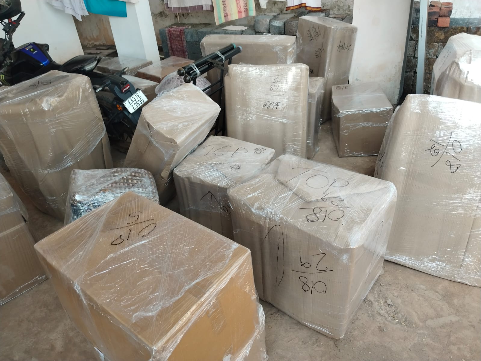 leo world wide movers and packers hubbli